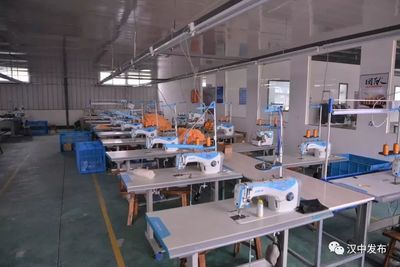 日產(chǎn)量可達2000只!勉縣社區(qū)扶貧工廠研發(fā)口罩戰(zhàn)疫情